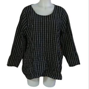 Size L check black an white loose fitting blouse